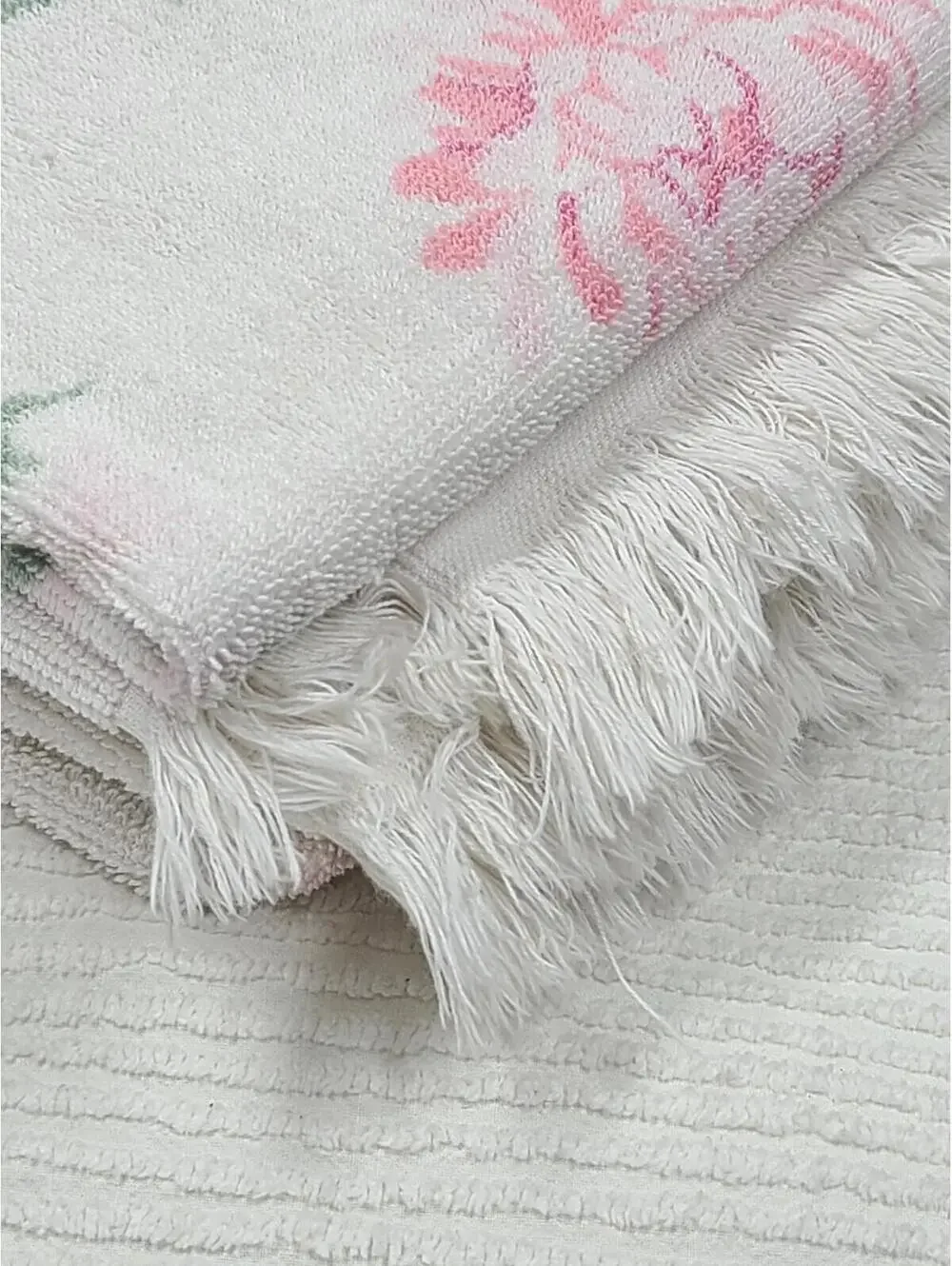 Set of 2 1960s Rose Print Bath Towel 100% Cotton Retro Vintage Bathroom Pinup
